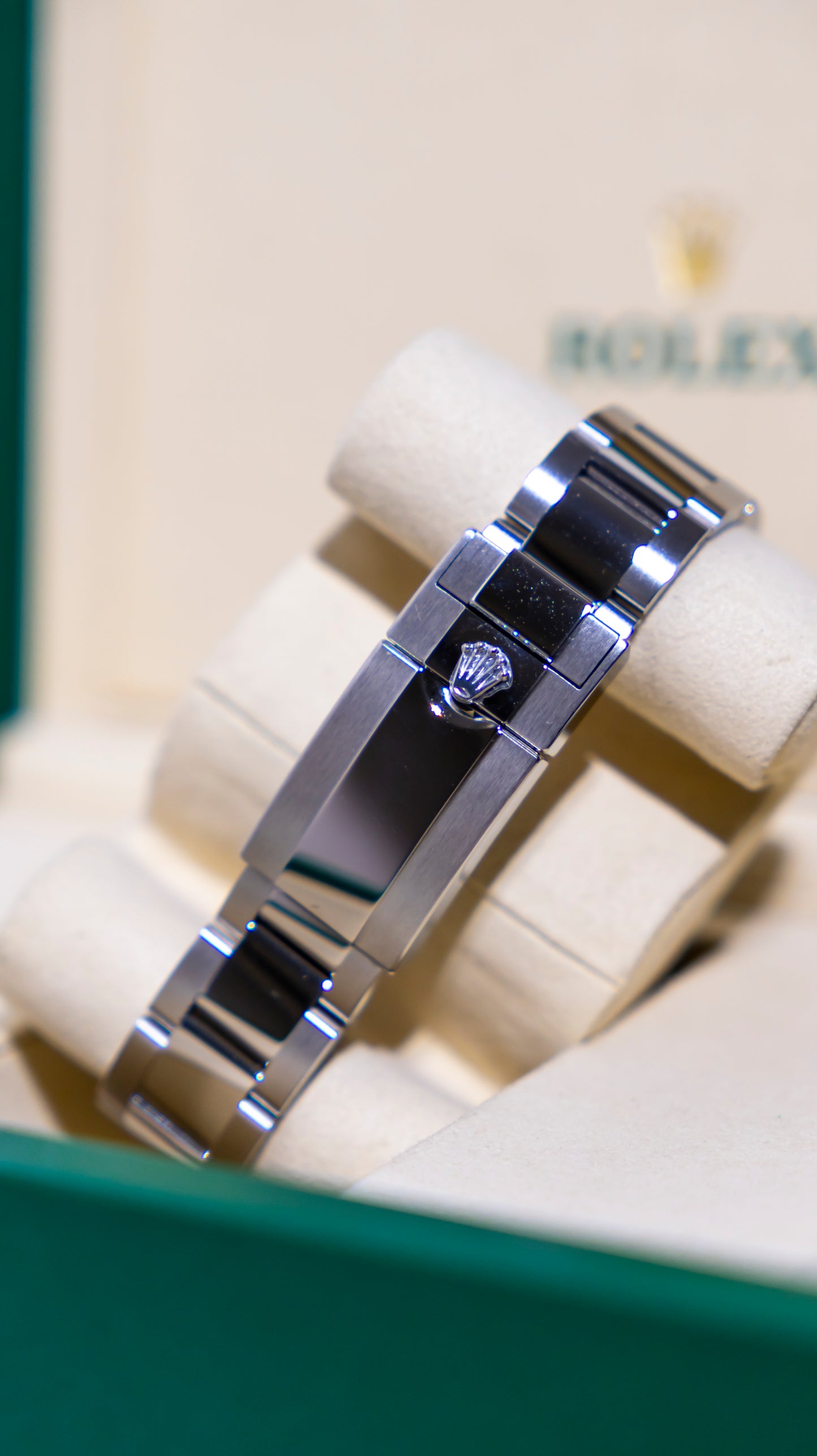 Rolex GMT Master II Bruce Wayne Oyster Reference 126710GRNR