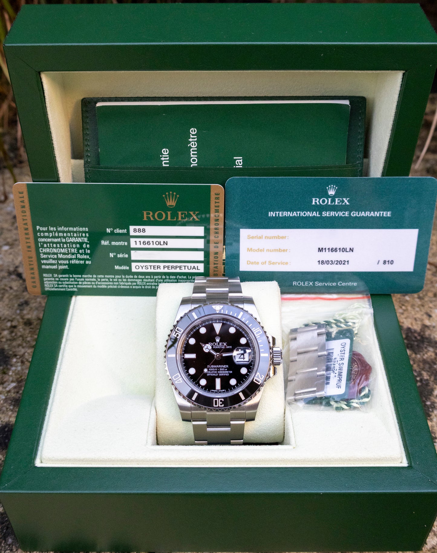 2010 Rolex Submariner Date 40mm Reference 116610LN + RSC Service 2021