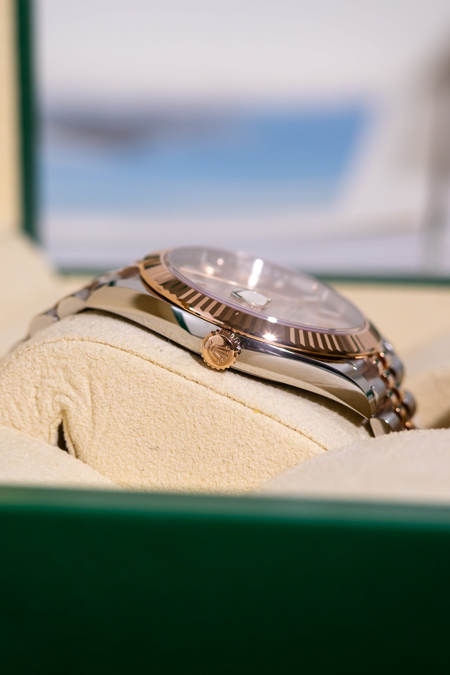 Rolex Datejust 41mm 2tones Sundust dial Fluted Jubilee Reference 126331