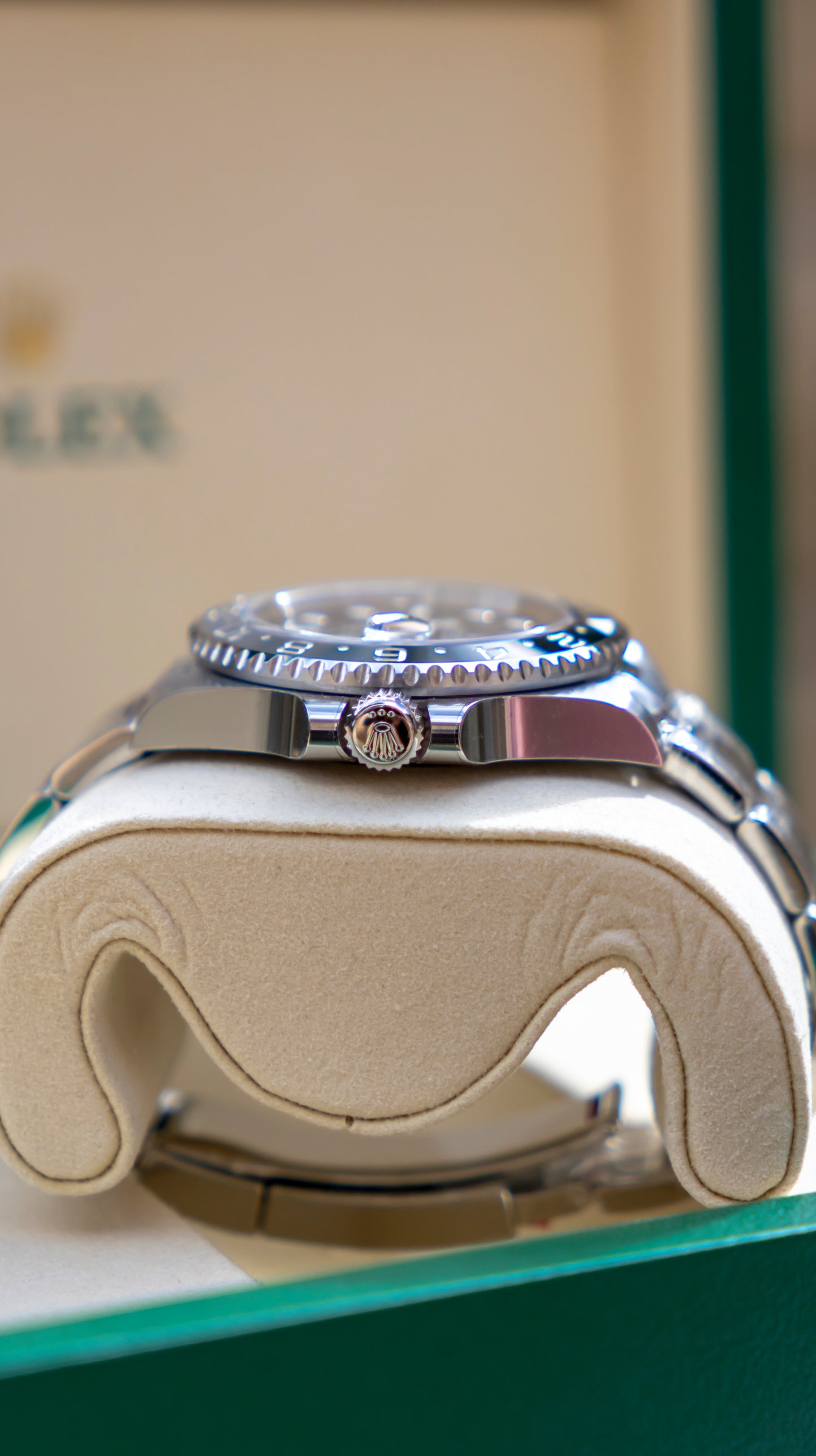 Rolex GMT Master II Bruce Wayne Oyster Reference 126710GRNR