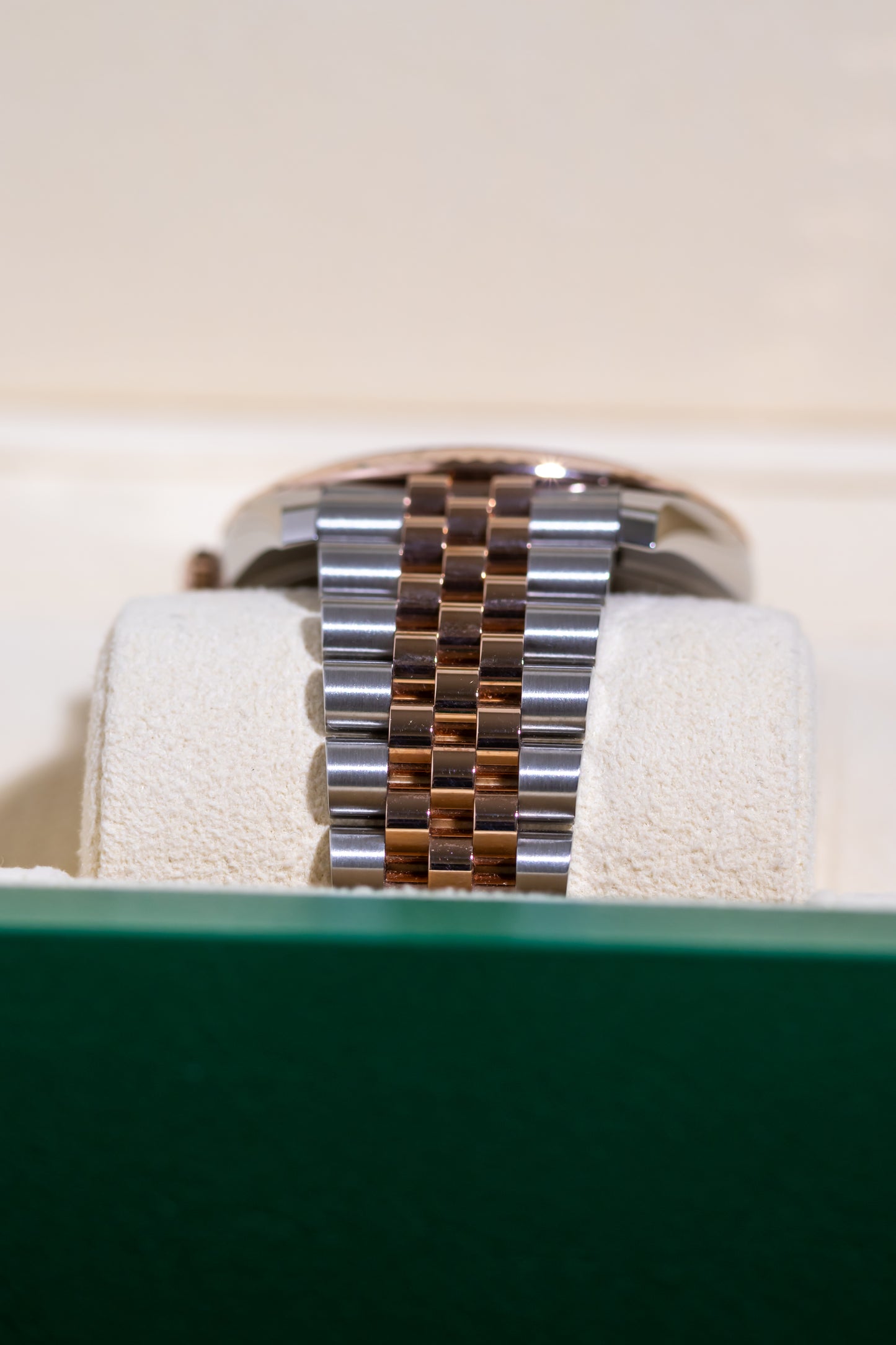 Rolex Datejust 41mm 2tones Sundust dial Fluted Jubilee Reference 126331