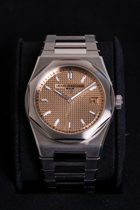 Girard-Perregaux Laureato Fifty 39mm Salmon dial 2026 Reference 81008