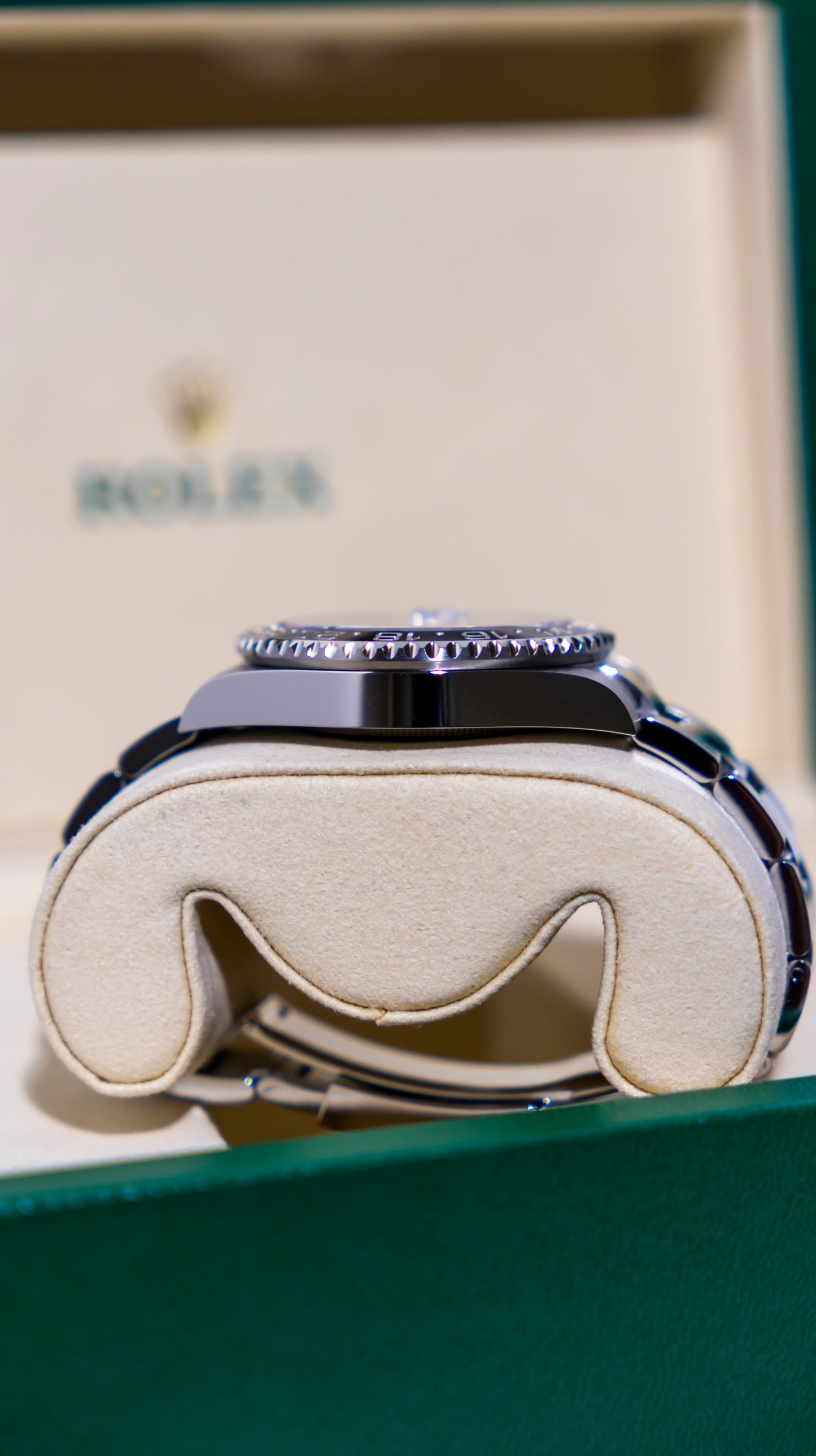 Rolex GMT Master II Bruce Wayne Oyster Reference 126710GRNR