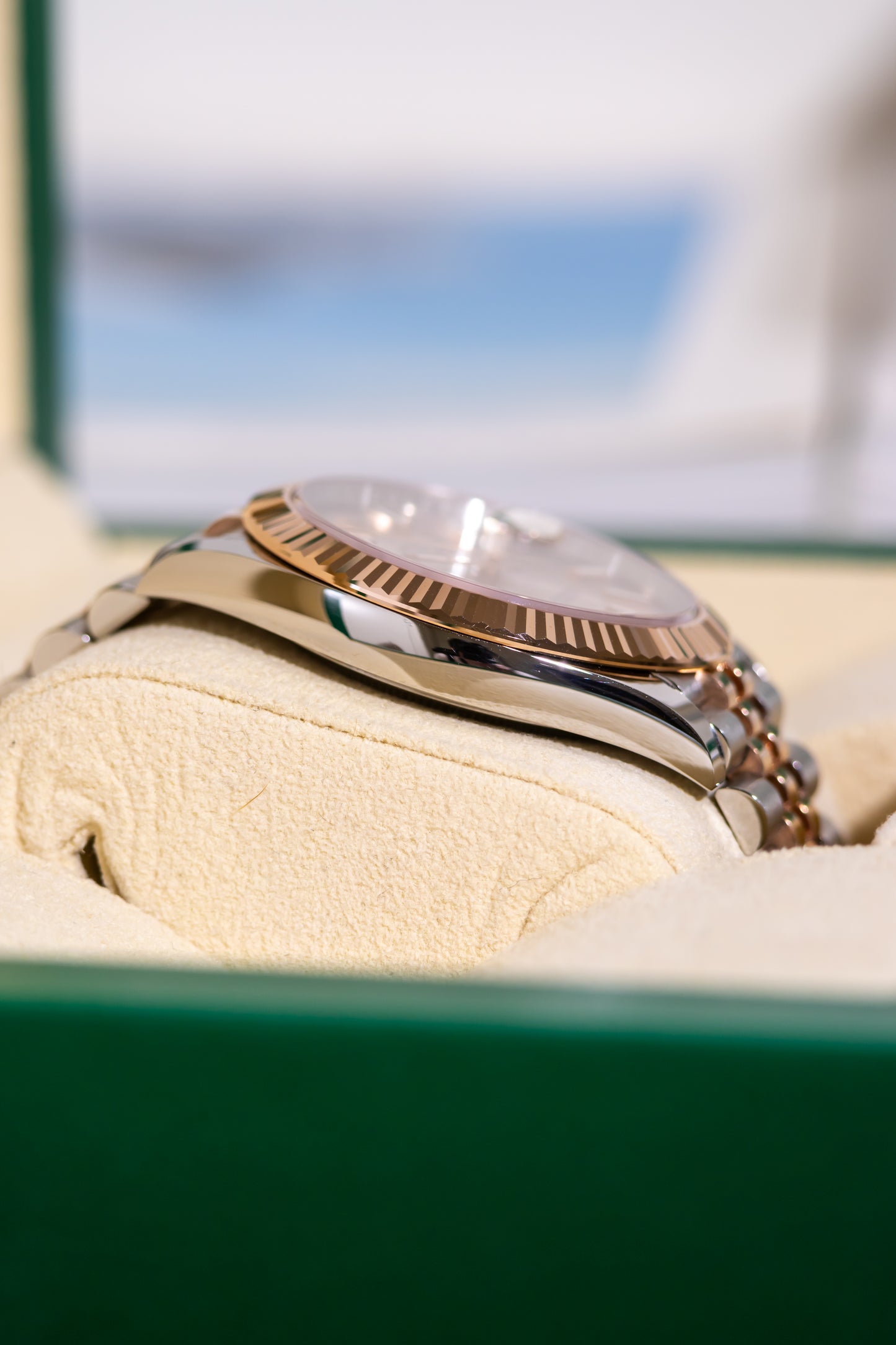 Rolex Datejust 41mm 2tones Sundust dial Fluted Jubilee Reference 126331